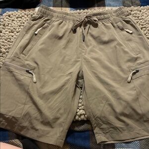Men's Tan Cargo Shorts